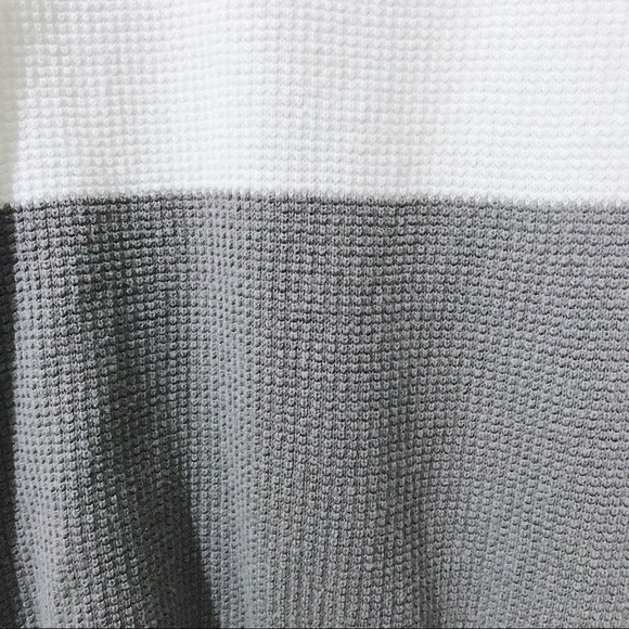 Color Block Lightweight Knit Sweater - Picture 5 of 8